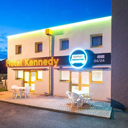 Kennedy Parc Des Expositions 2* Tarbes