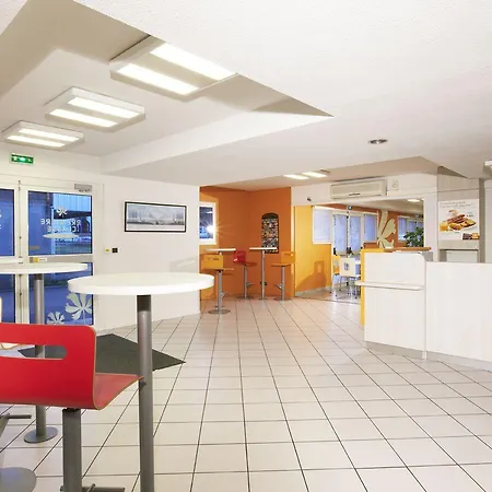 Kennedy Parc Des Expositions 2* Tarbes